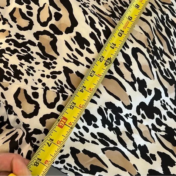 Bebe Shawl Collar White Leopard Blazer - Picture 6 of 10